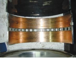 Bottom and bearing