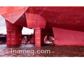 Path of midpoint of the ship during a crash stop test