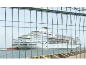 Ini Dia MV Columbus yang Turunkan Ratusan WNA di Semarang